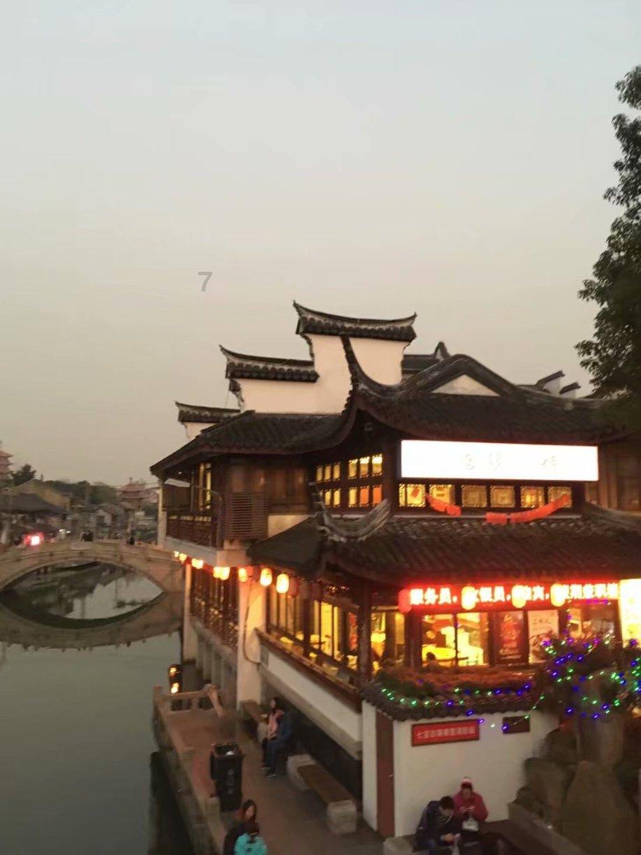神秘的机场